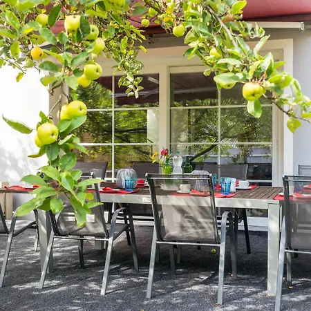 Semesterbostad Schoenes