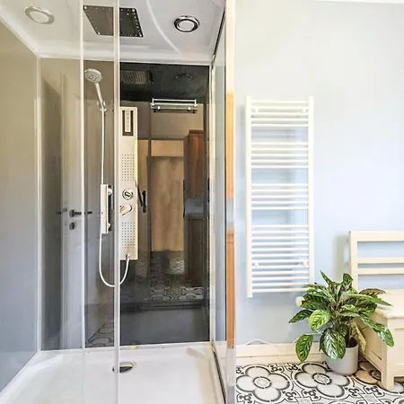 Semesterbostad Schoenes *